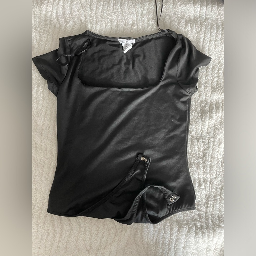 BLACK SQUARE NECK BODY SUIT